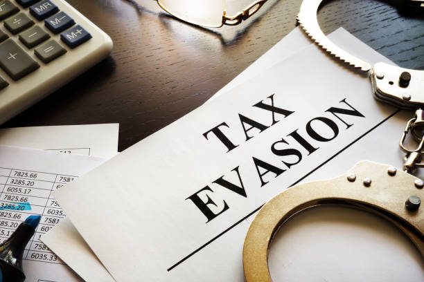 2,000+ Tax Evasion Stock Photos, Pictures &amp;amp;amp; Royalty-Free ...